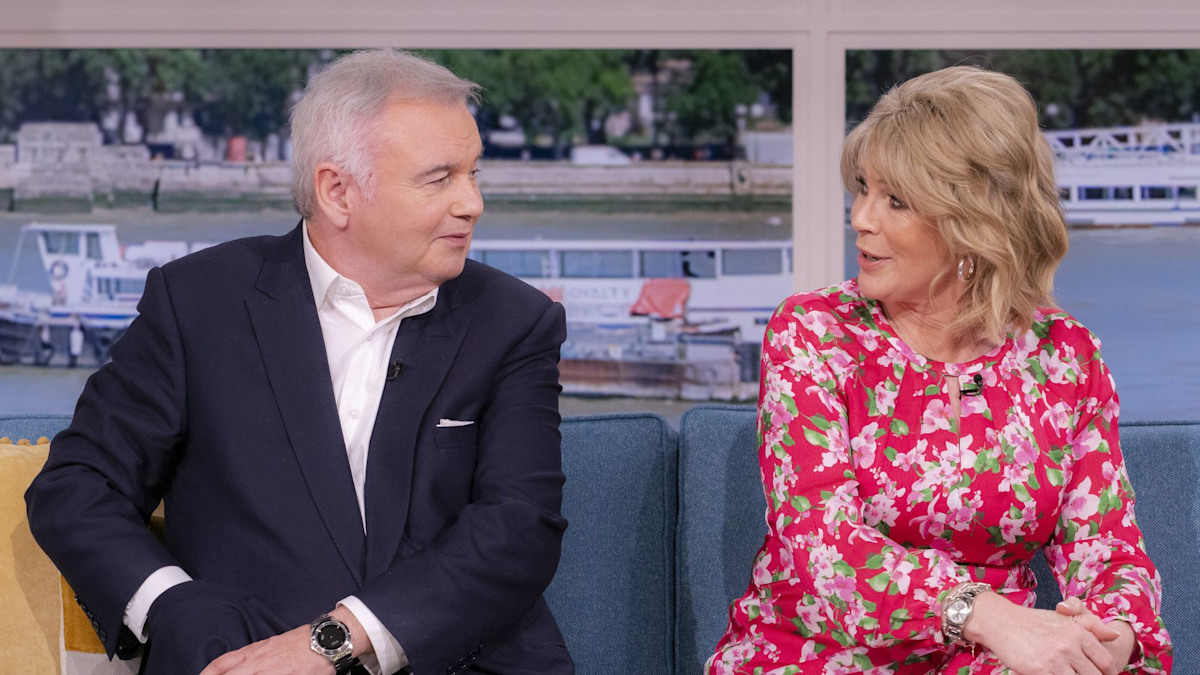 Eamonn Holmes Keeps Wedding Ring On Amidst Split 