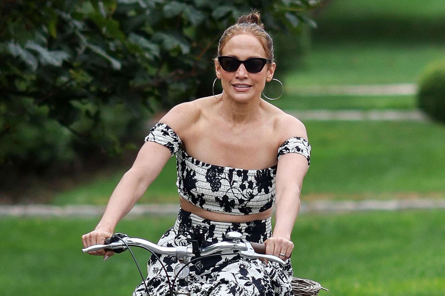 Jennifer Lopez's Chic Summer Style on Bike Ride