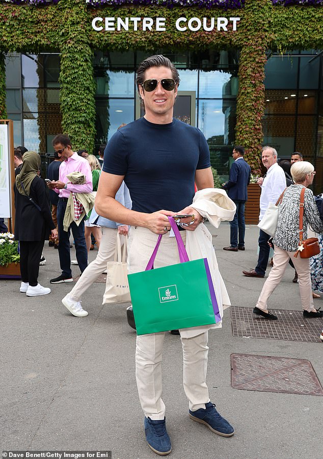 Vernon Kay's "Smedium" T-Shirt Steals the Show at Wimbledon