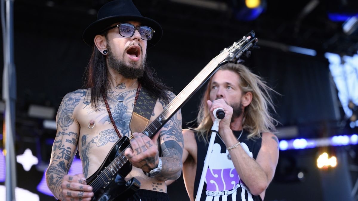  Dave Navarro's Painful Tribute: NHC Album Finished Before Taylor Hawkins' Passing 