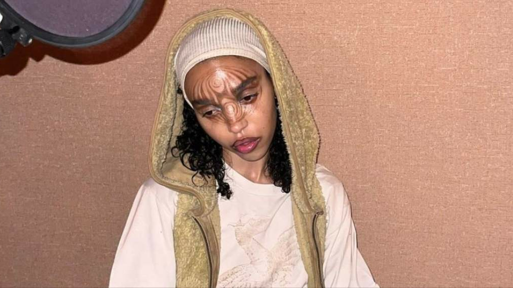 FKA twigs Unveils Techno-Infused Album 'EUSEXUA' at Intimate New York Listening Party