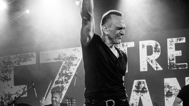 Hank Azaria Brings Springsteen Tribute Show to Iconic Stone Pony