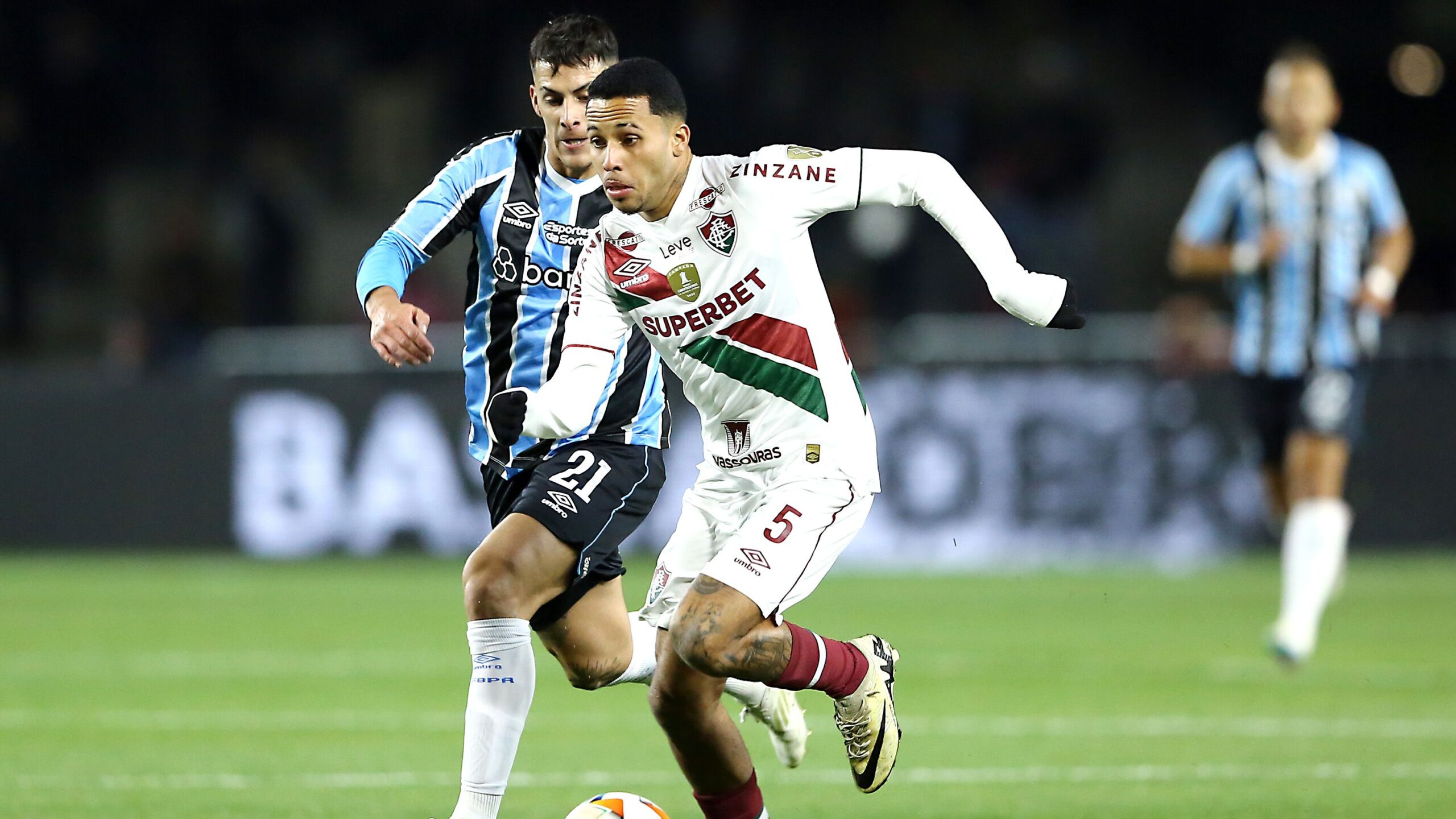 Fluminense vs Gremio: Copa Libertadores Showdown - How to Watch & Team News