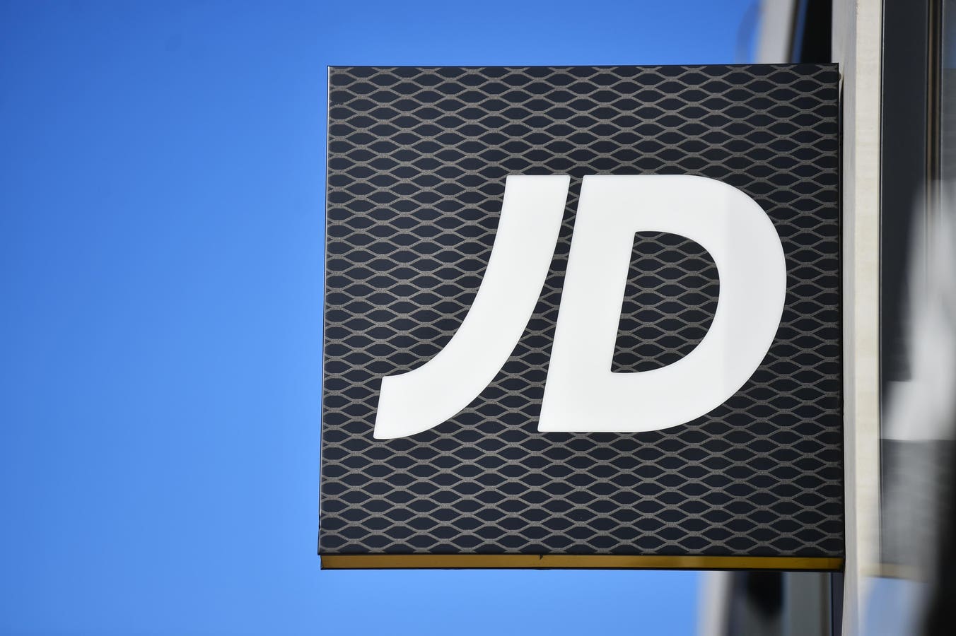 JD Sports Shares Surge as Q2 Sales Improve, Led by North American Growth