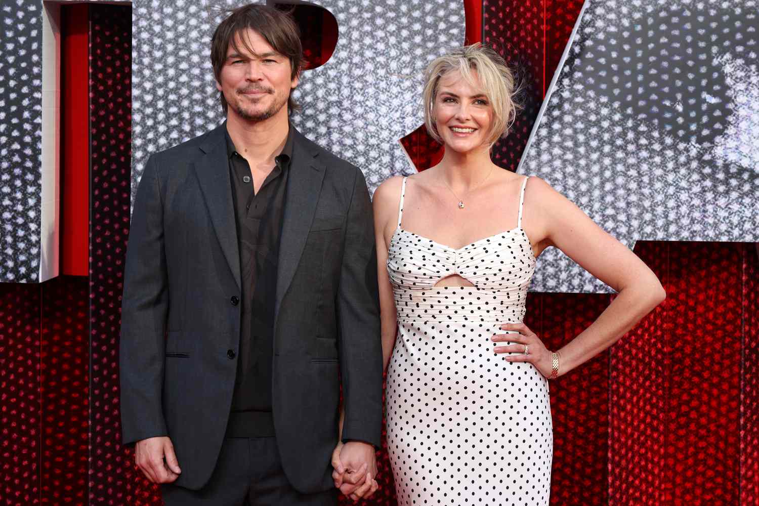 Josh Hartnett's Hollywood Love Story: From "Worst Movie Ever" to Married Life