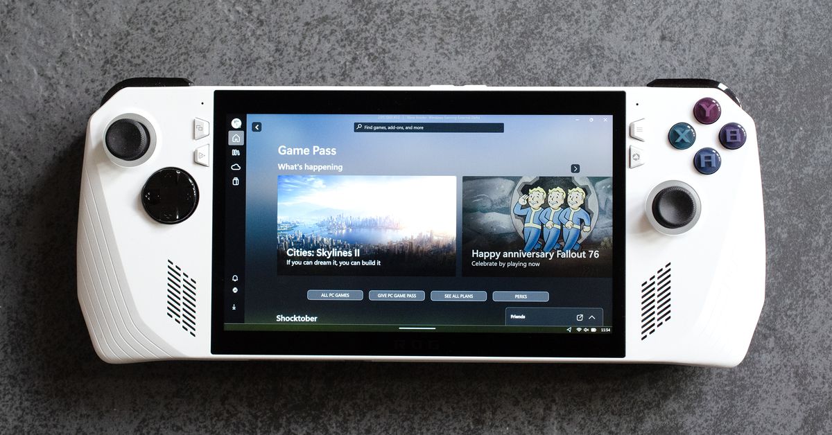 Steam Deck's Success Pushes Microsoft to the Handheld Gaming Race