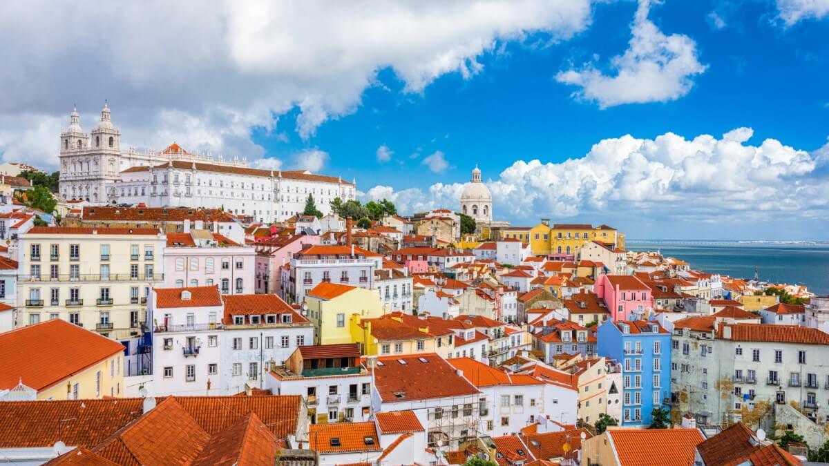 Portugal's Golden Visa: 18,000 Families Benefit from Investment Residency Scheme