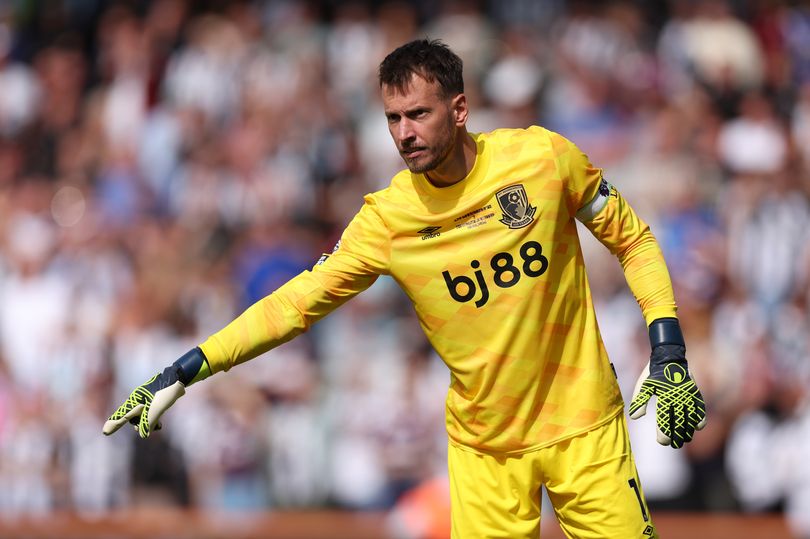 Forest's Deadline Day Scramble: Shock Inquiry for Bournemouth Keeper