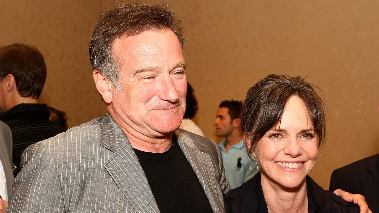 Robin Williams' Kindness: "Mrs. Doubtfire" Co-star Reveals Touching Support During Family Tragedy