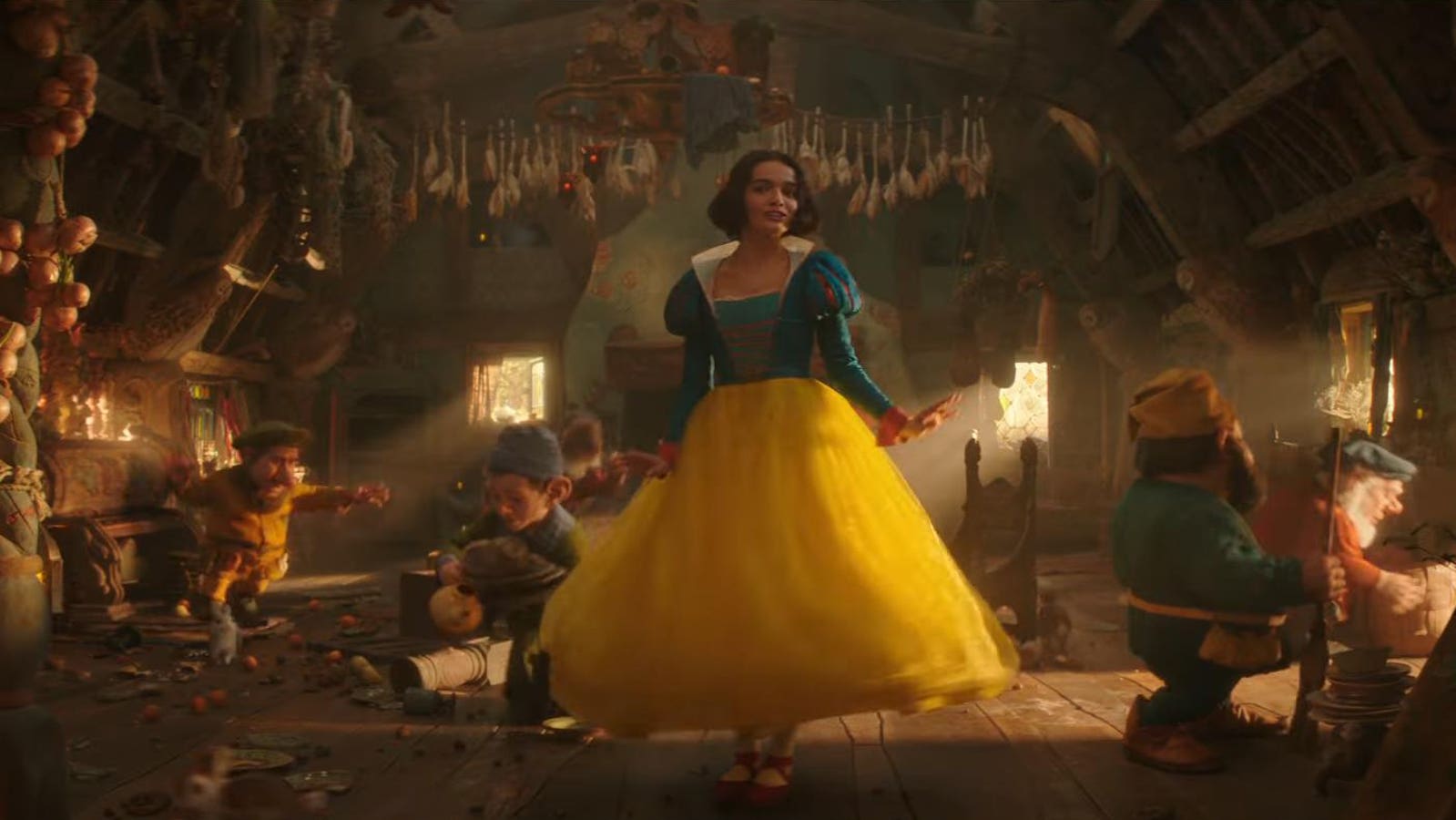  Snow White's "Little" Problem: Disney's Live-Action Remake Sparks Controversy